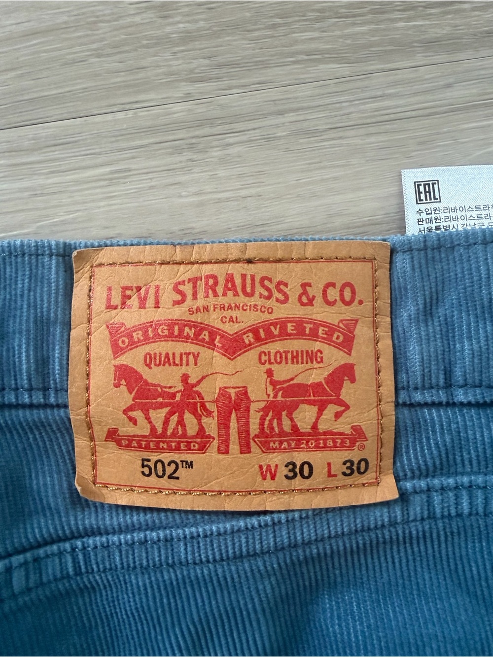 Levi 502 Blue Corduroy Pants - W30 L30